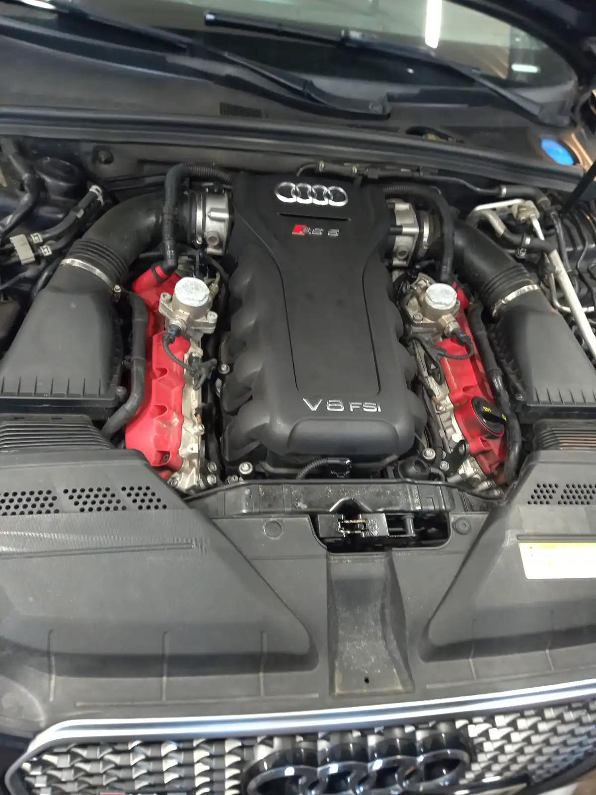 Silnik Audi RS6 V8 FSI podczas serwisu w warsztacie Tiger Serwis