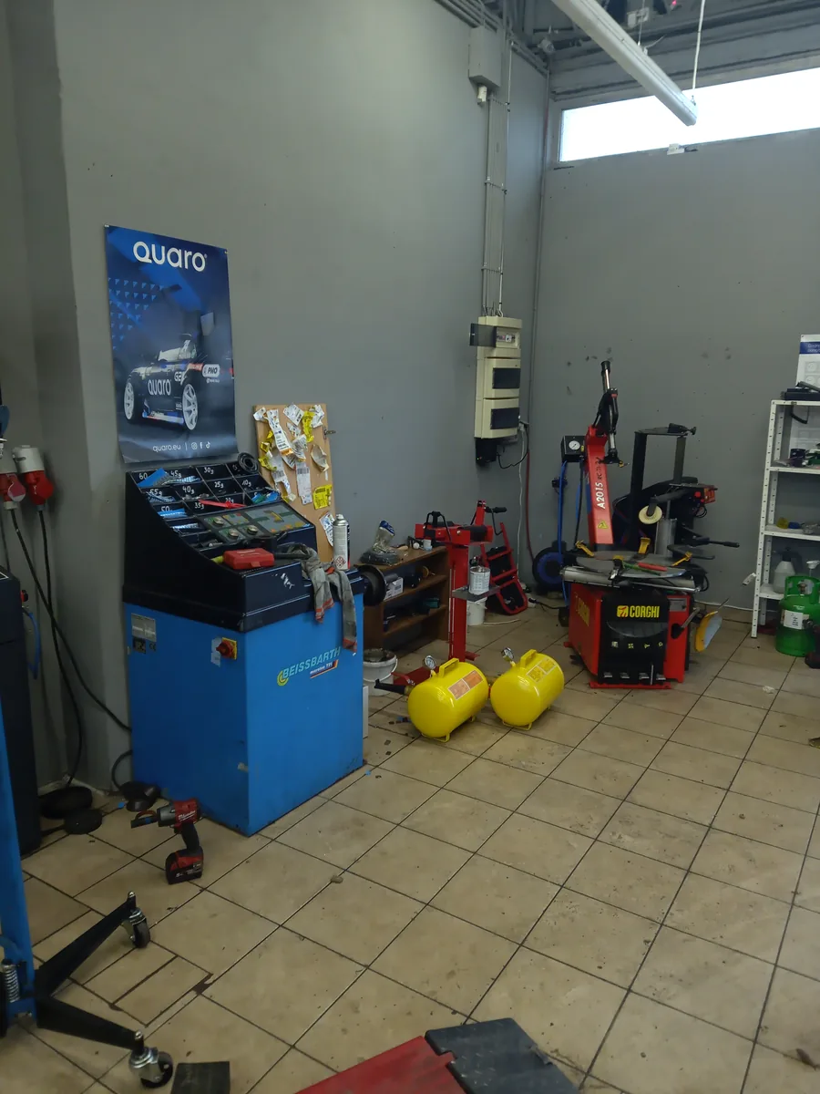 Hala warsztatowa Tiger Serwis – montażownica, wyważarka, profesjonalne wyposażenie